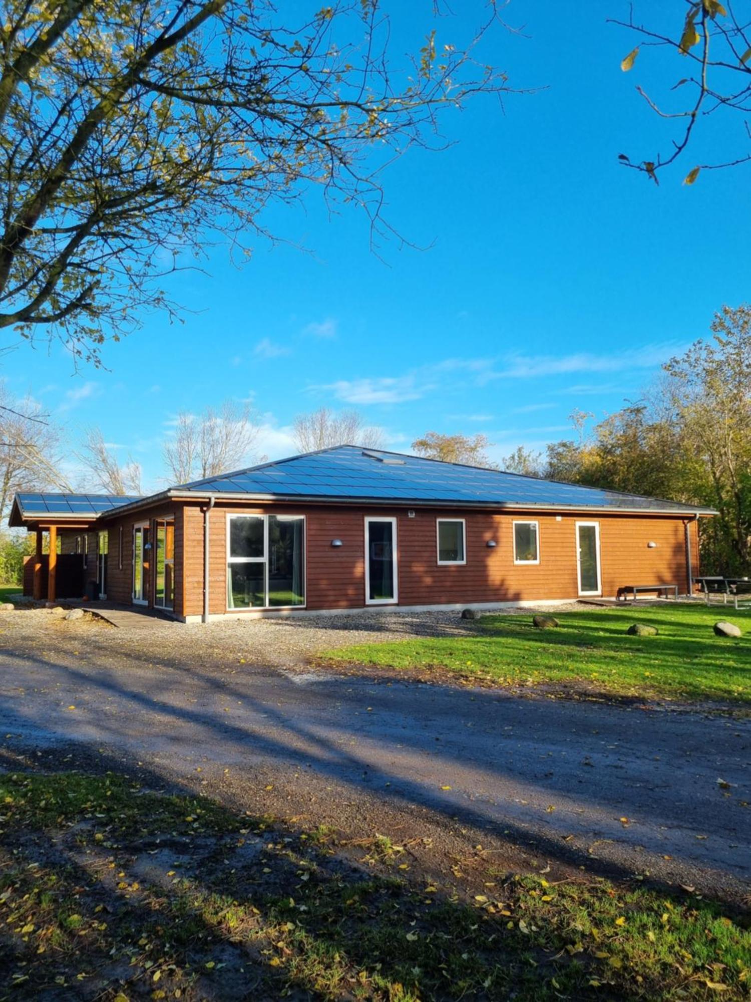 Feriebyens Bed & Breakfast Рёдвиг Экстерьер фото